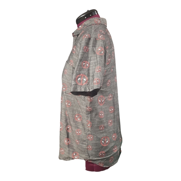 DEADPOOL. button down shirt. Large. (Sku477) - Picture 6 of 11